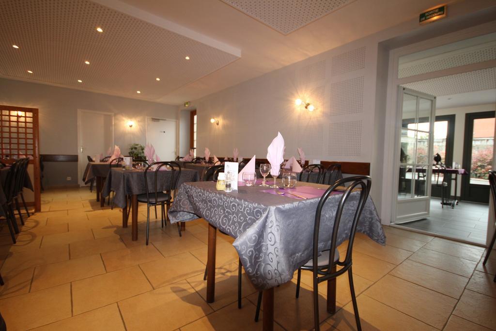 Logis Hotel Restaurant Auberge De La Cloche Le Theil-sur-Huisne Экстерьер фото