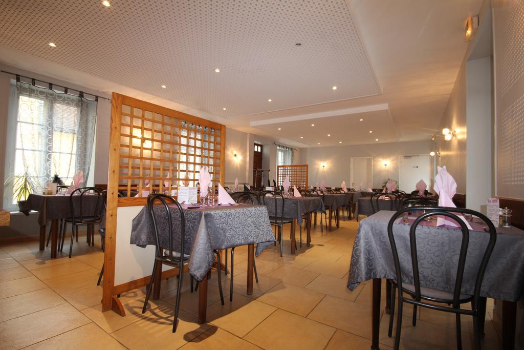 Logis Hotel Restaurant Auberge De La Cloche Le Theil-sur-Huisne Экстерьер фото