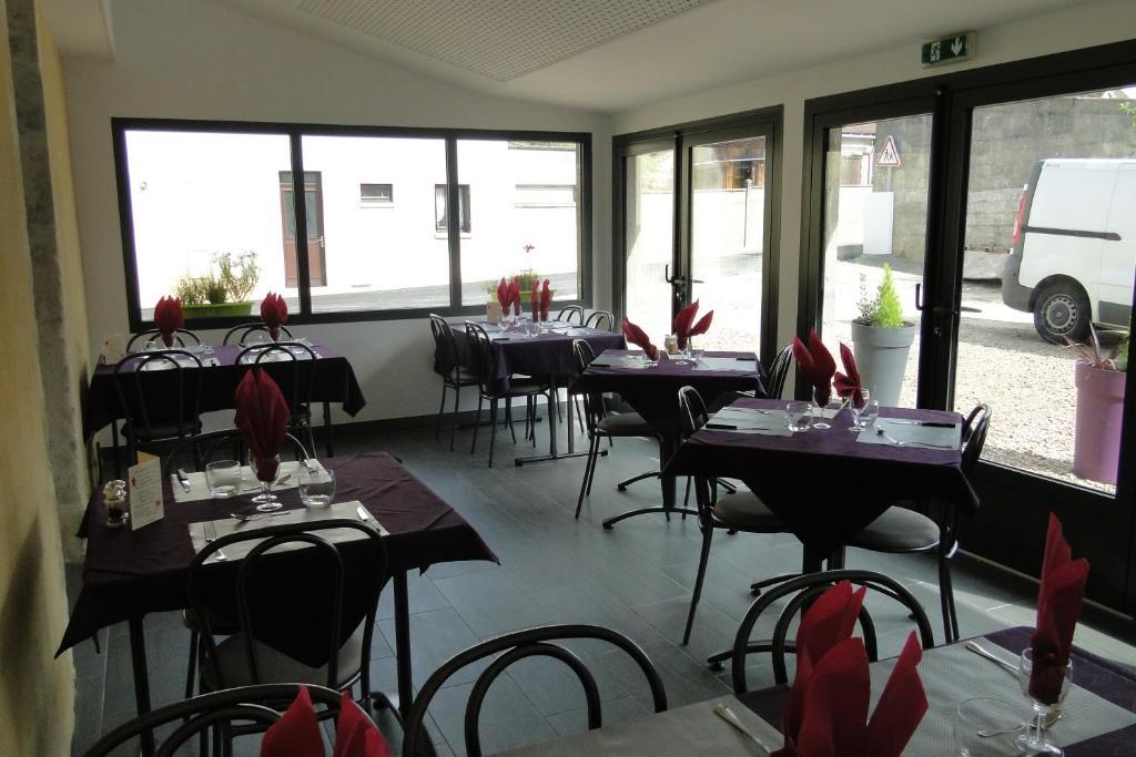 Logis Hotel Restaurant Auberge De La Cloche Le Theil-sur-Huisne Экстерьер фото